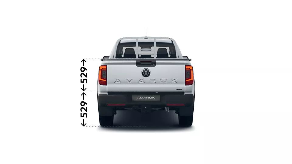 Die Höhe der Ladekante, Ladefläche und des Fahrzeughecks des VW Amarok